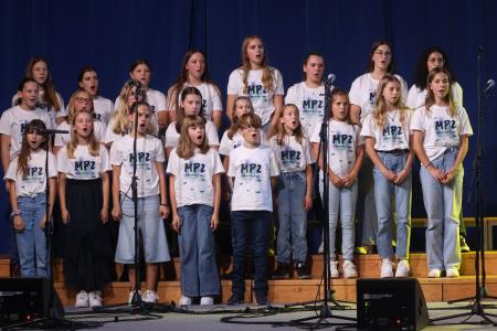 60 LET OŠ CERKNICA 67 FOTO LJUBO VUKELIČ